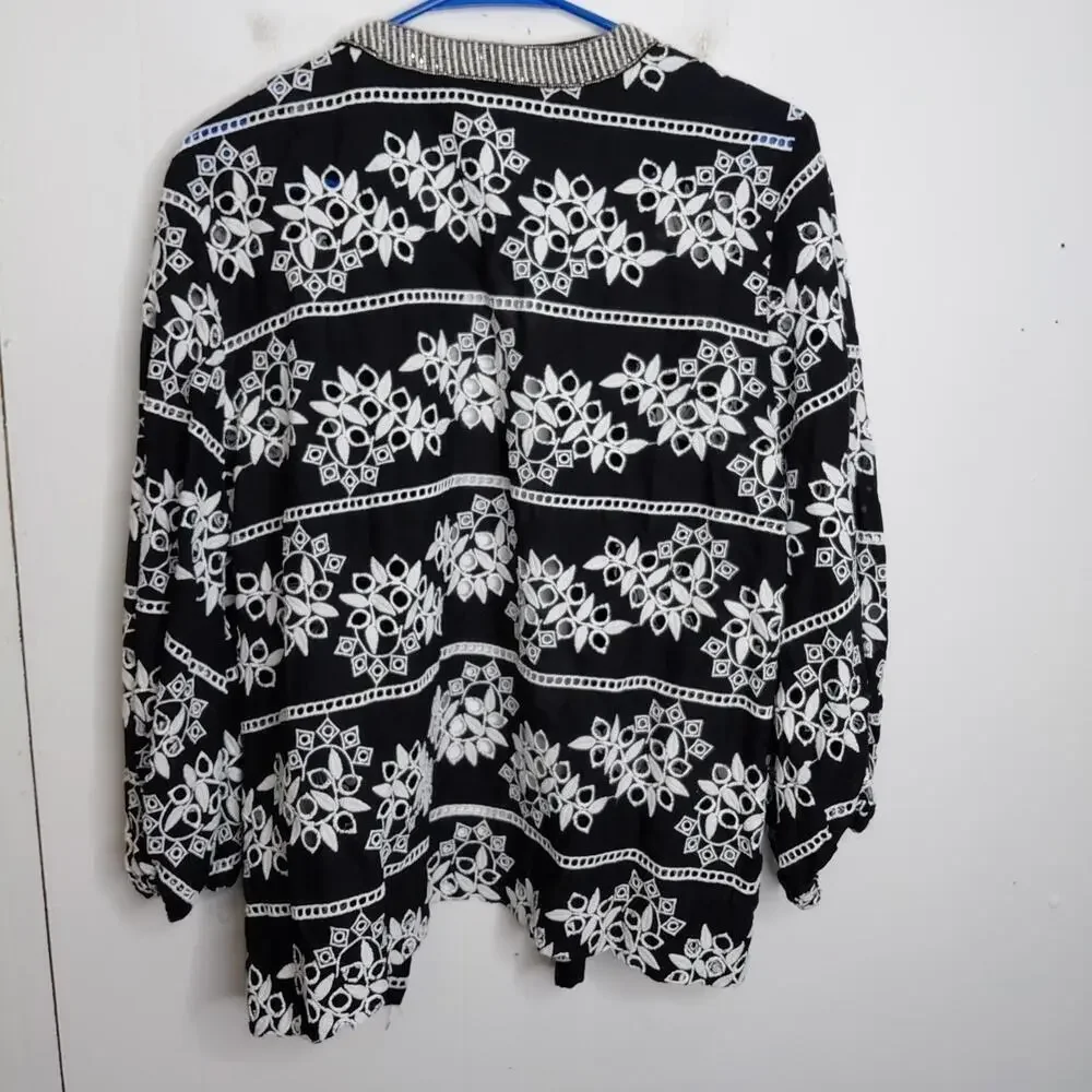 Chicos Jacket Cardigan Womens 2 Large 12 Eyelet Beaded Neckline Summer Event
